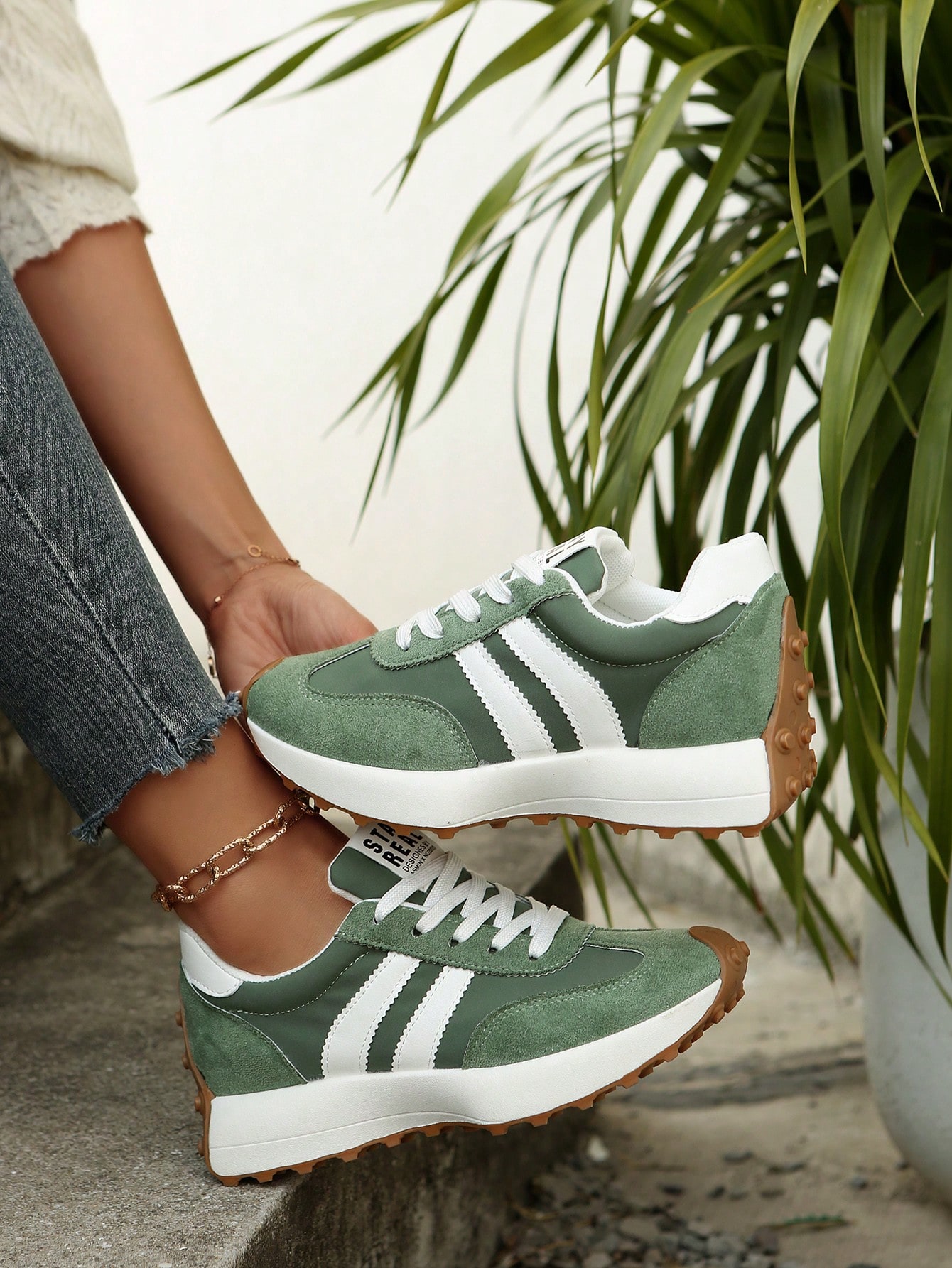 Nouvelles baskets blanches pour femmes, printemps et automne. Chaussures de sport — vue 12