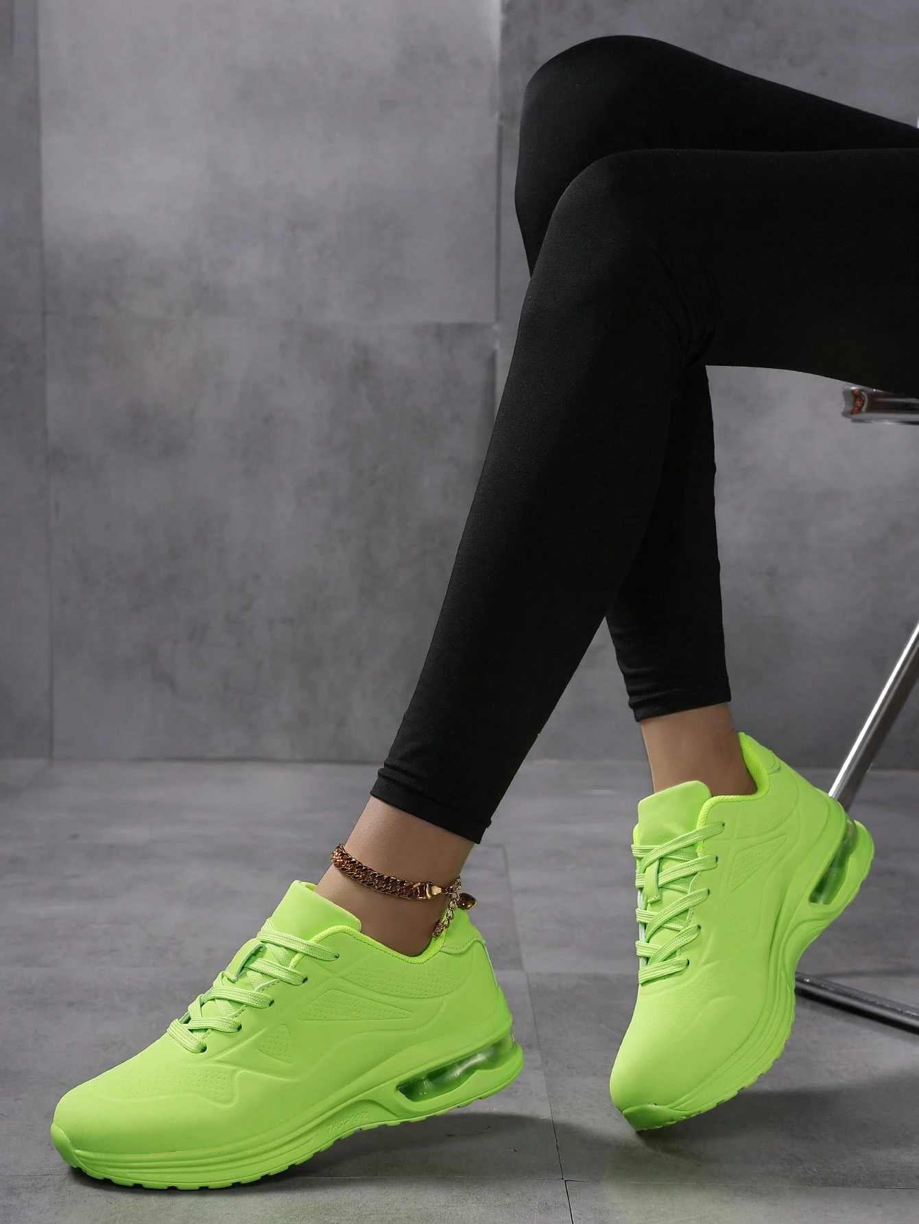 Baskets noires à coussin d'air épaisses, chaussures de sport décontractées à semelle — vue 5