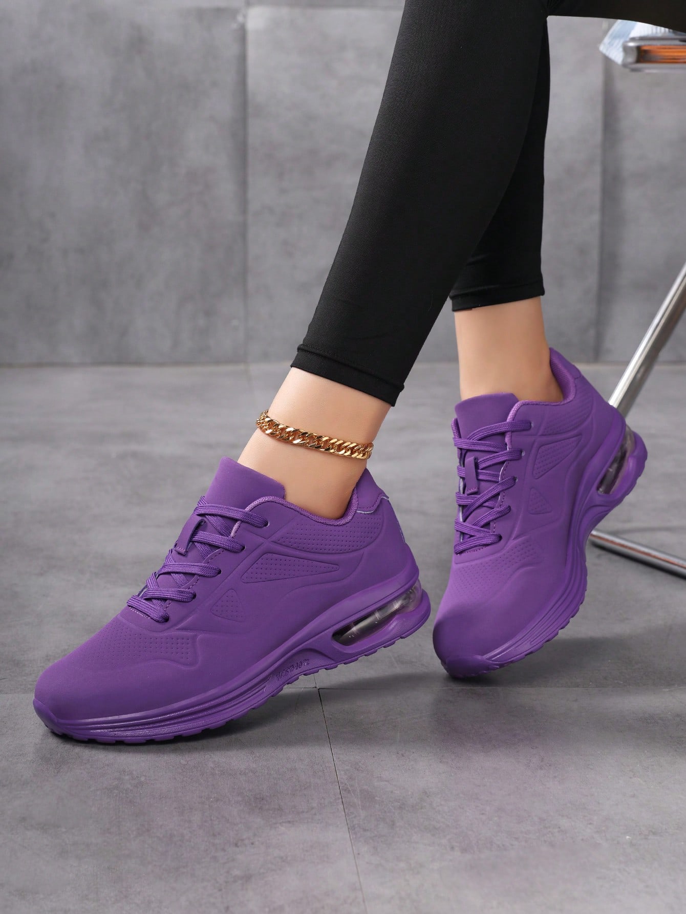 Baskets noires à coussin d'air épaisses, chaussures de sport décontractées à semelle — vue 4