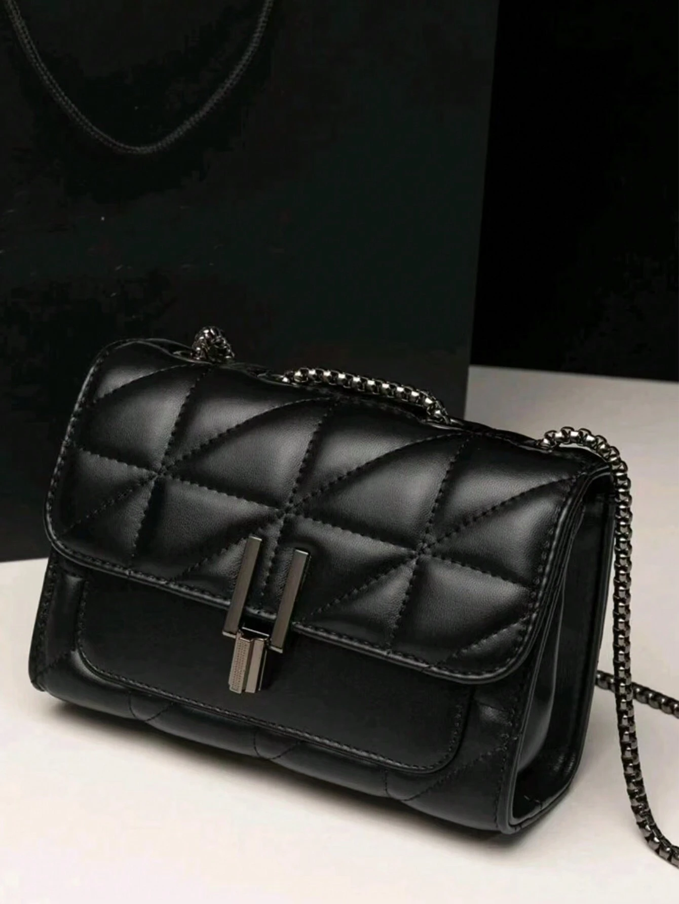 Sac à bandoulière élégant pour femmes avec sangle en chaîne, sac bandoulière matelassé, — vue 4