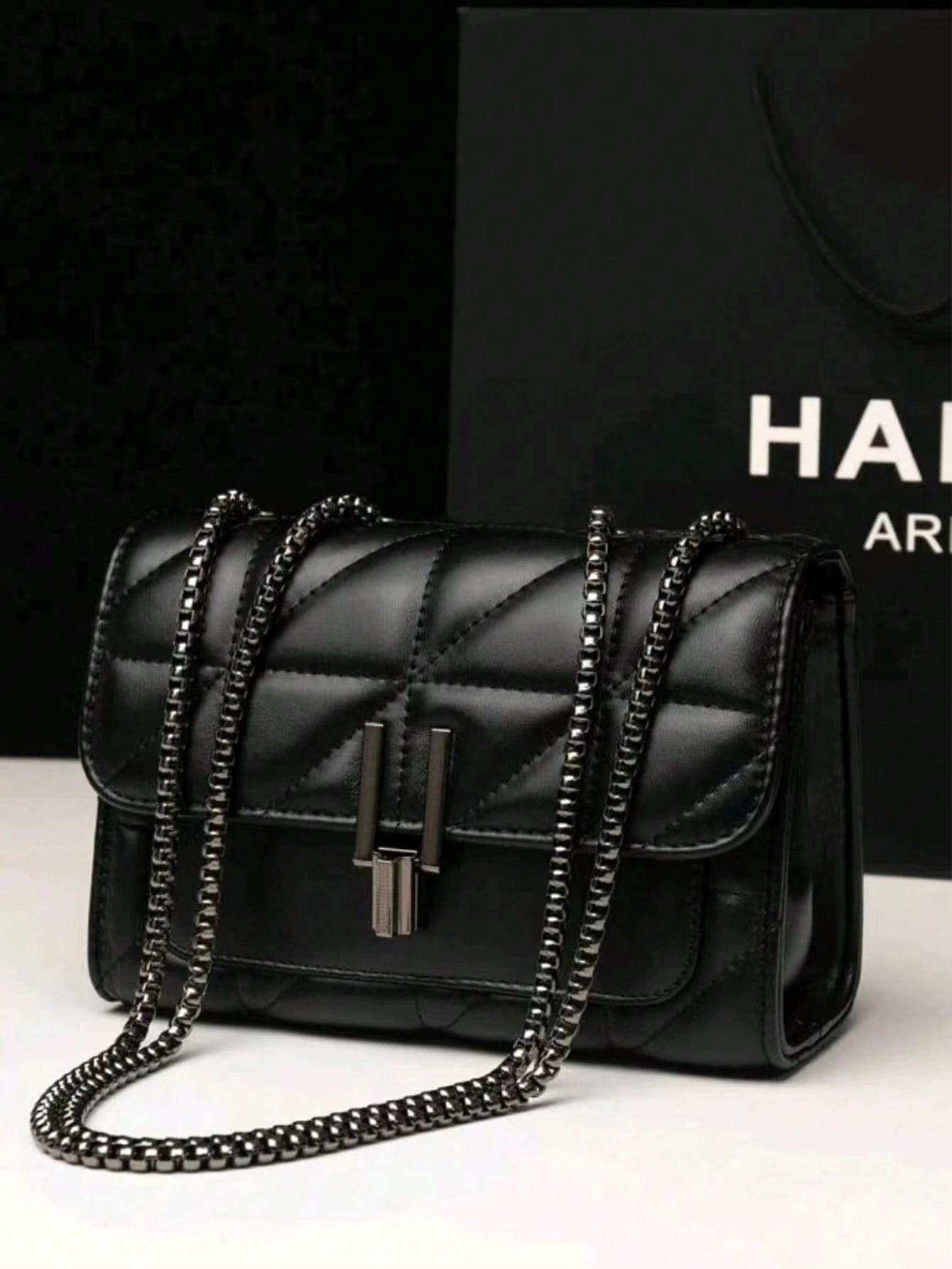 Sac à bandoulière élégant pour femmes avec sangle en chaîne, sac bandoulière matelassé,