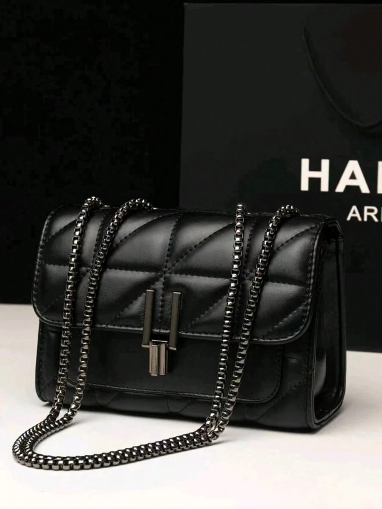 Sac à bandoulière élégant pour femmes avec sangle en chaîne, sac bandoulière matelassé,
