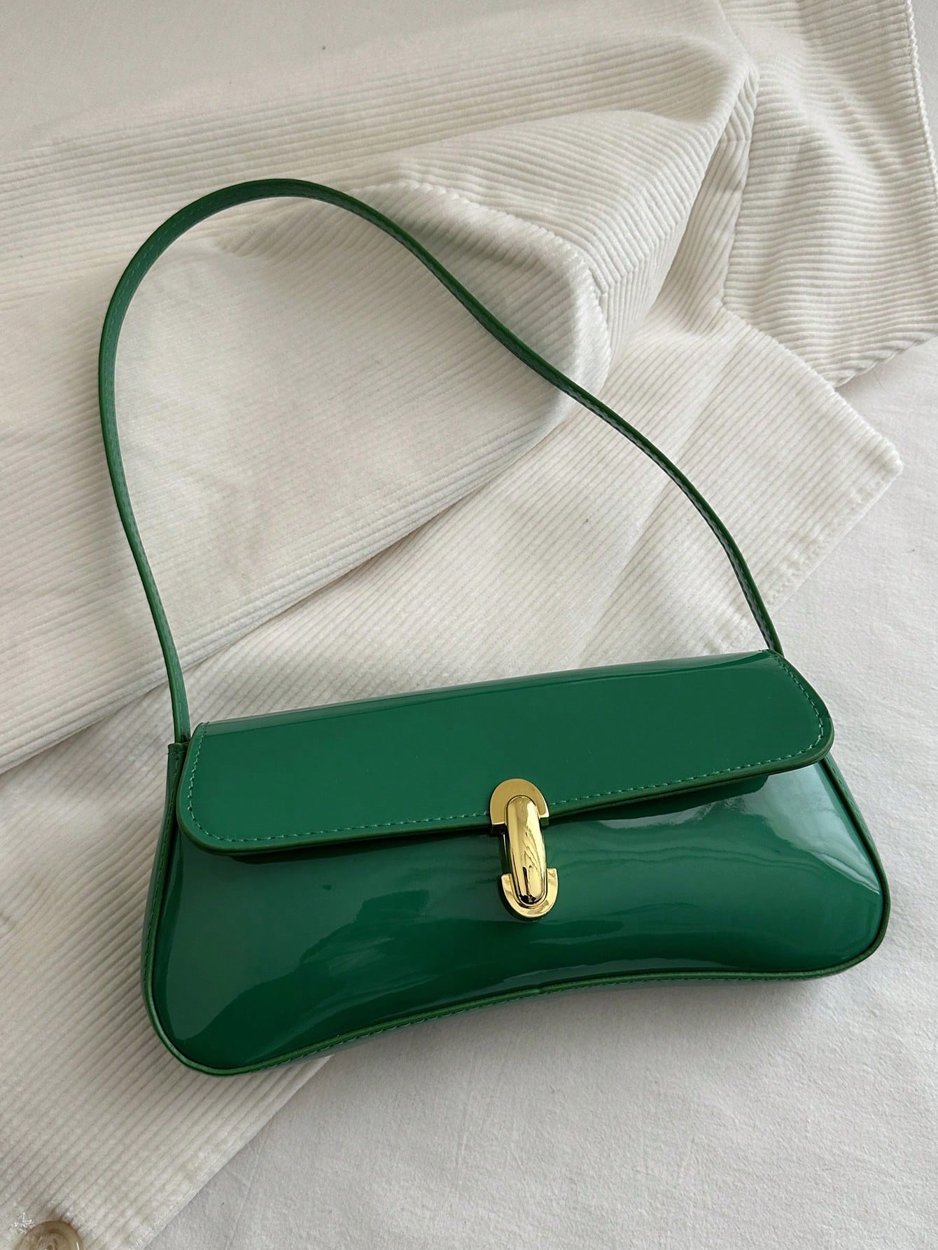 Sac à bandoulière rétro pour femmes, avec rabat sous le bras. Convient pour les — vue 3