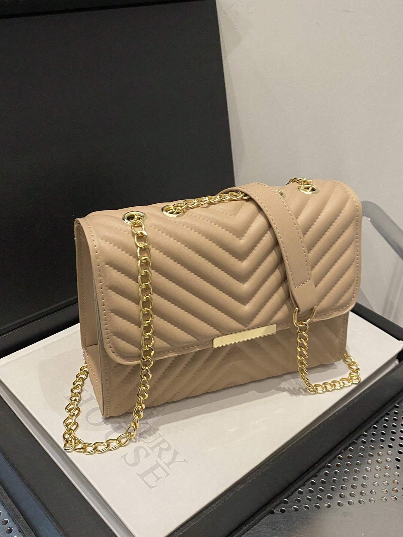 Sac à bandoulière matelassé de couleur unie à la mode avec chaîne — vue 6