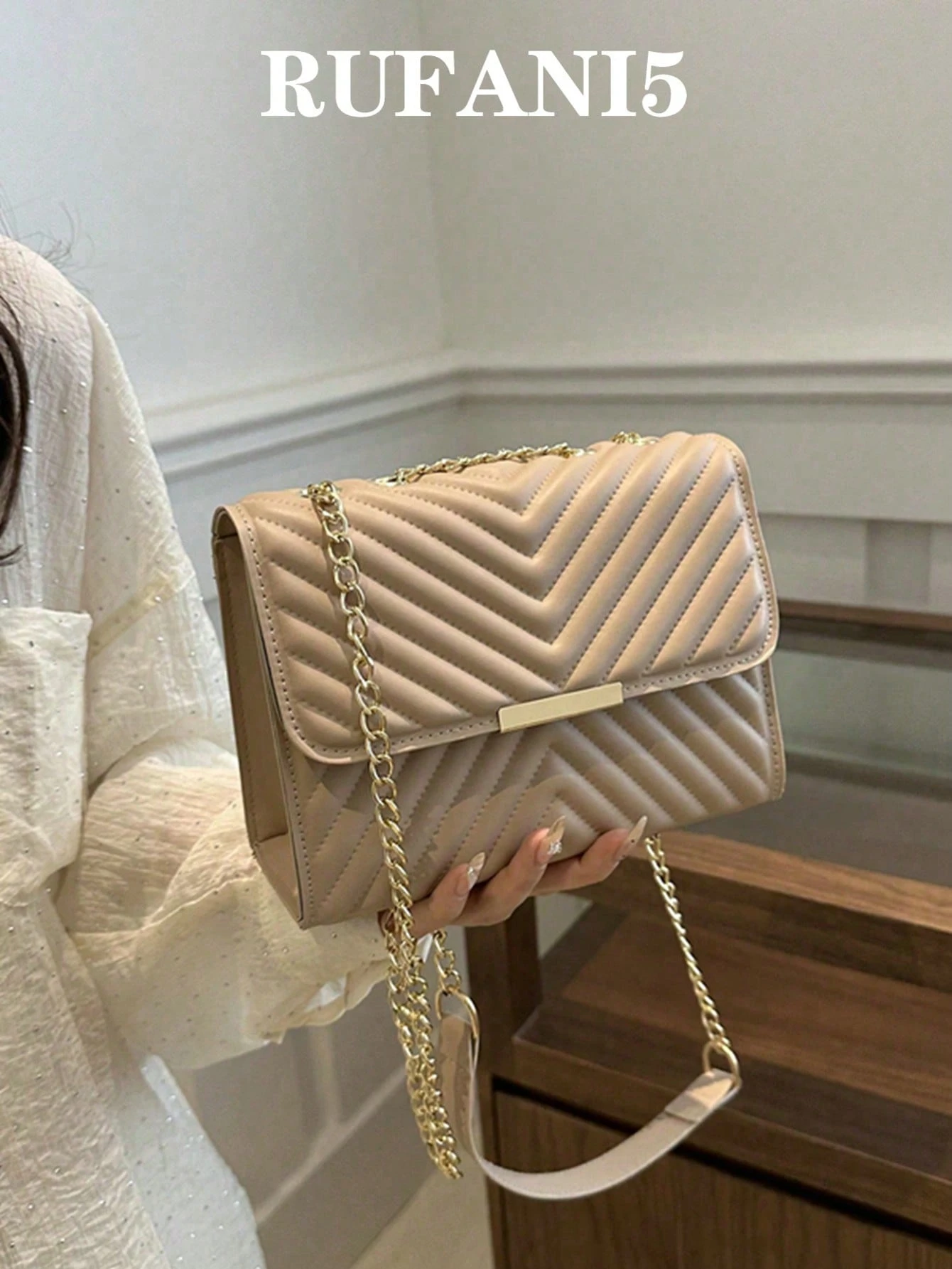 Sac à bandoulière matelassé de couleur unie à la mode avec chaîne — vue 2