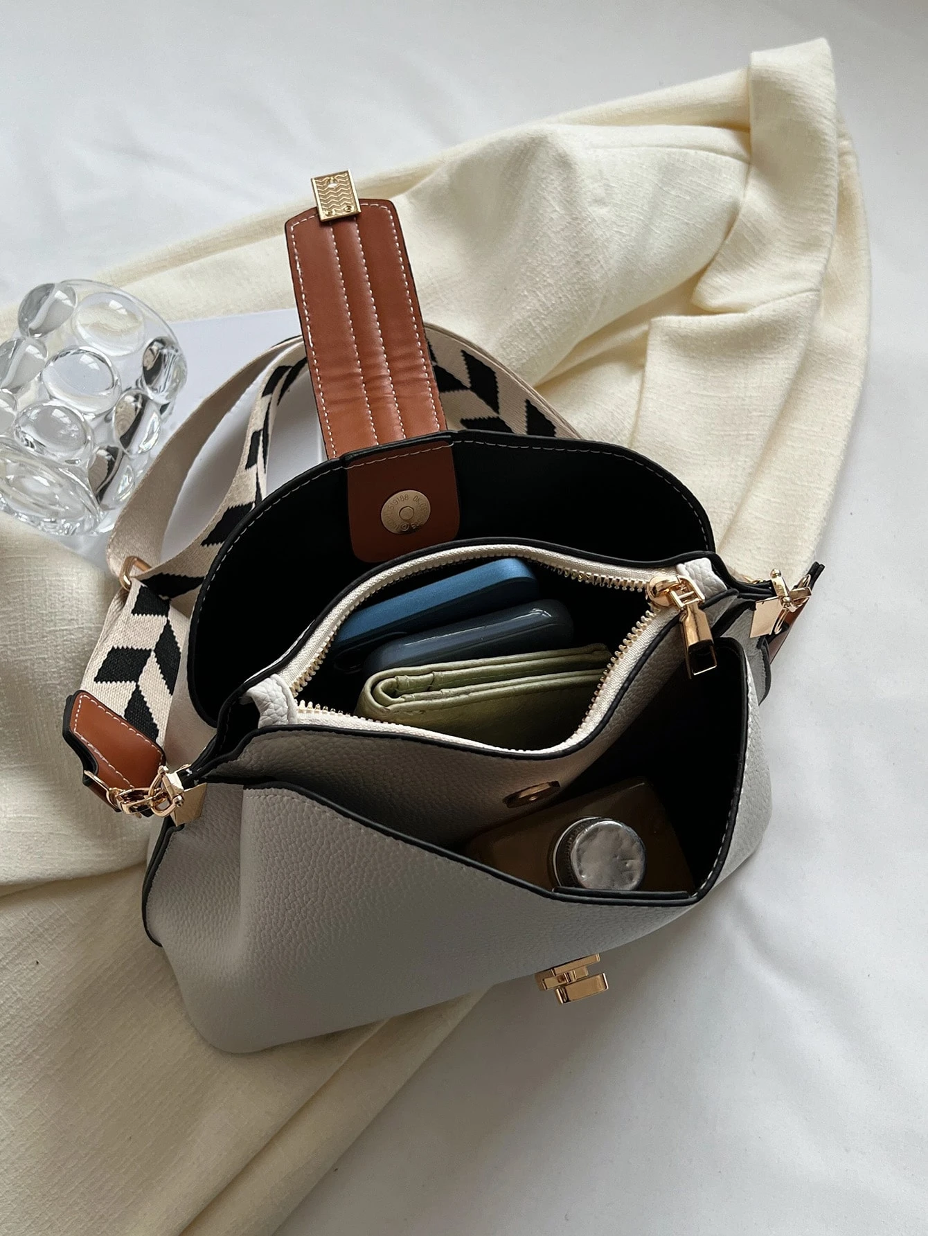Sac bandoulière multifonctionnel artificiel de style rétro à la mode, simple et léger, — vue 6