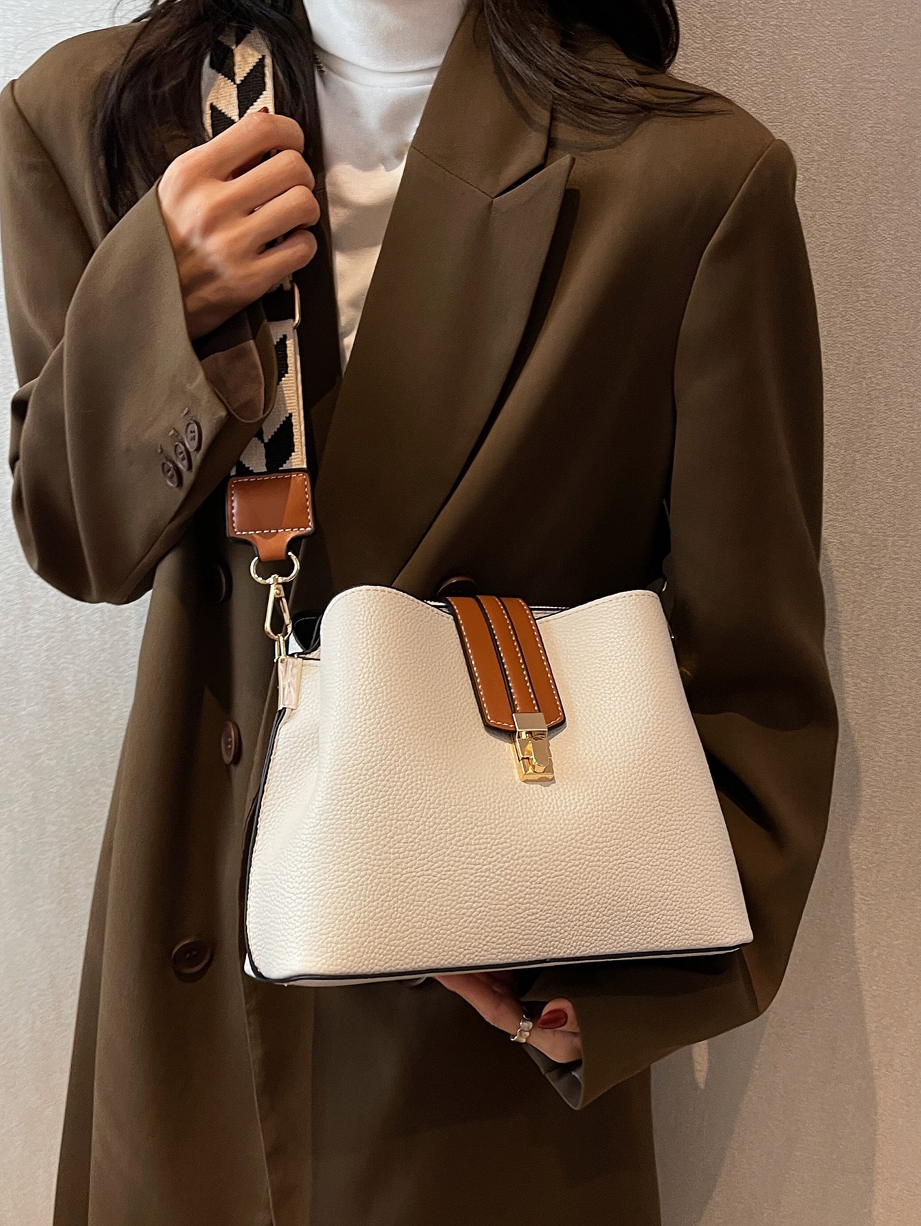 Sac bandoulière multifonctionnel artificiel de style rétro à la mode, simple et léger, — vue 3