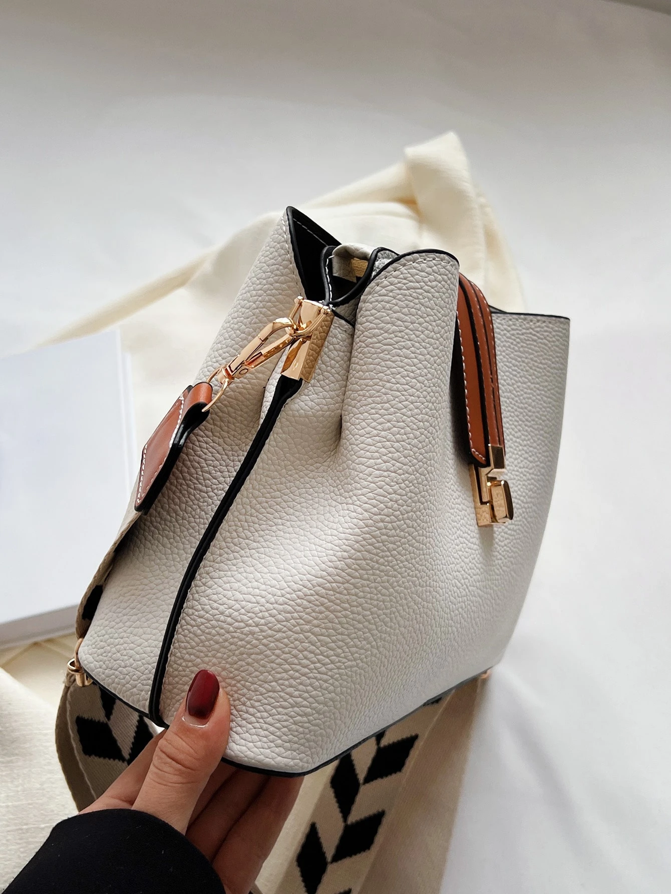Sac bandoulière multifonctionnel artificiel de style rétro à la mode, simple et léger, — vue 5