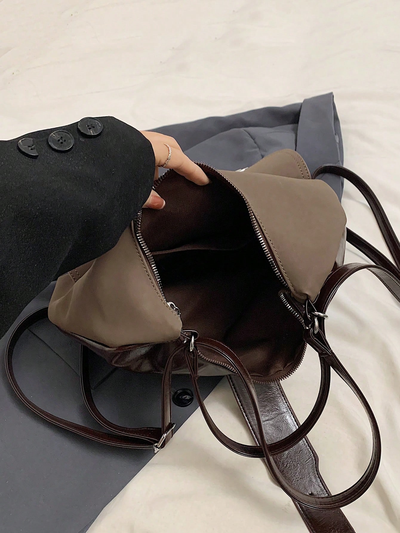 Sac à bandoulière rétro artificiel à la mode, grande capacité, design de niche à poches — vue 11