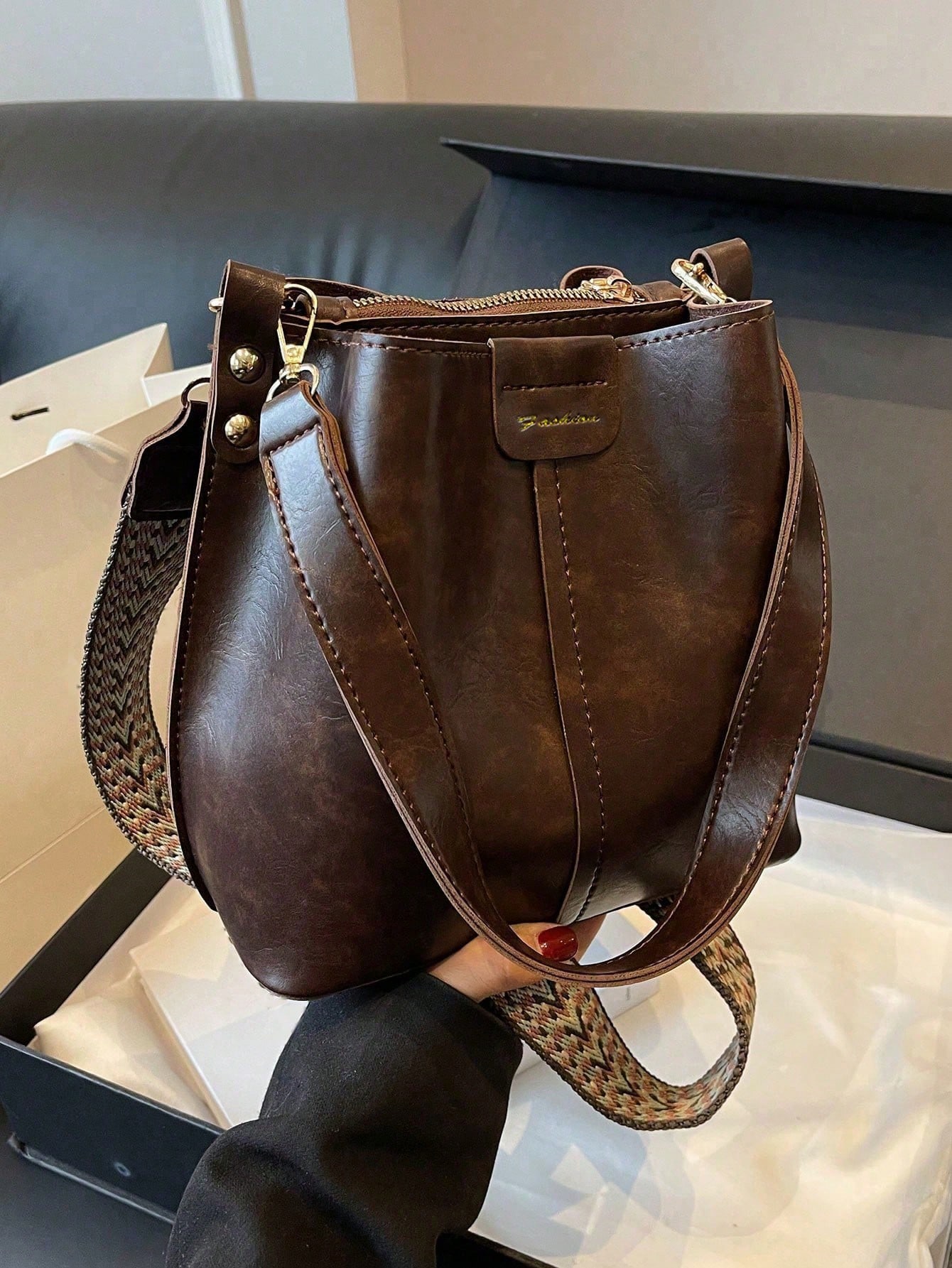 Sac à bandoulière de couleur unie à la mode, design vintage de niche, convient pour le — vue 6