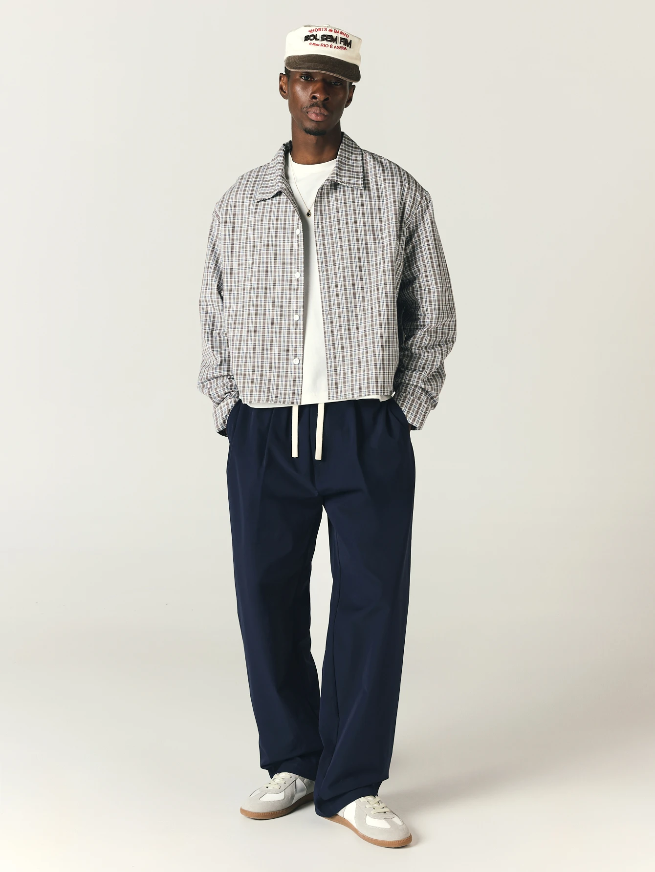 SUMWON Chemise courte à carreaux pour hommes, coupe boxy, manches longues, col évasé, — vue 3