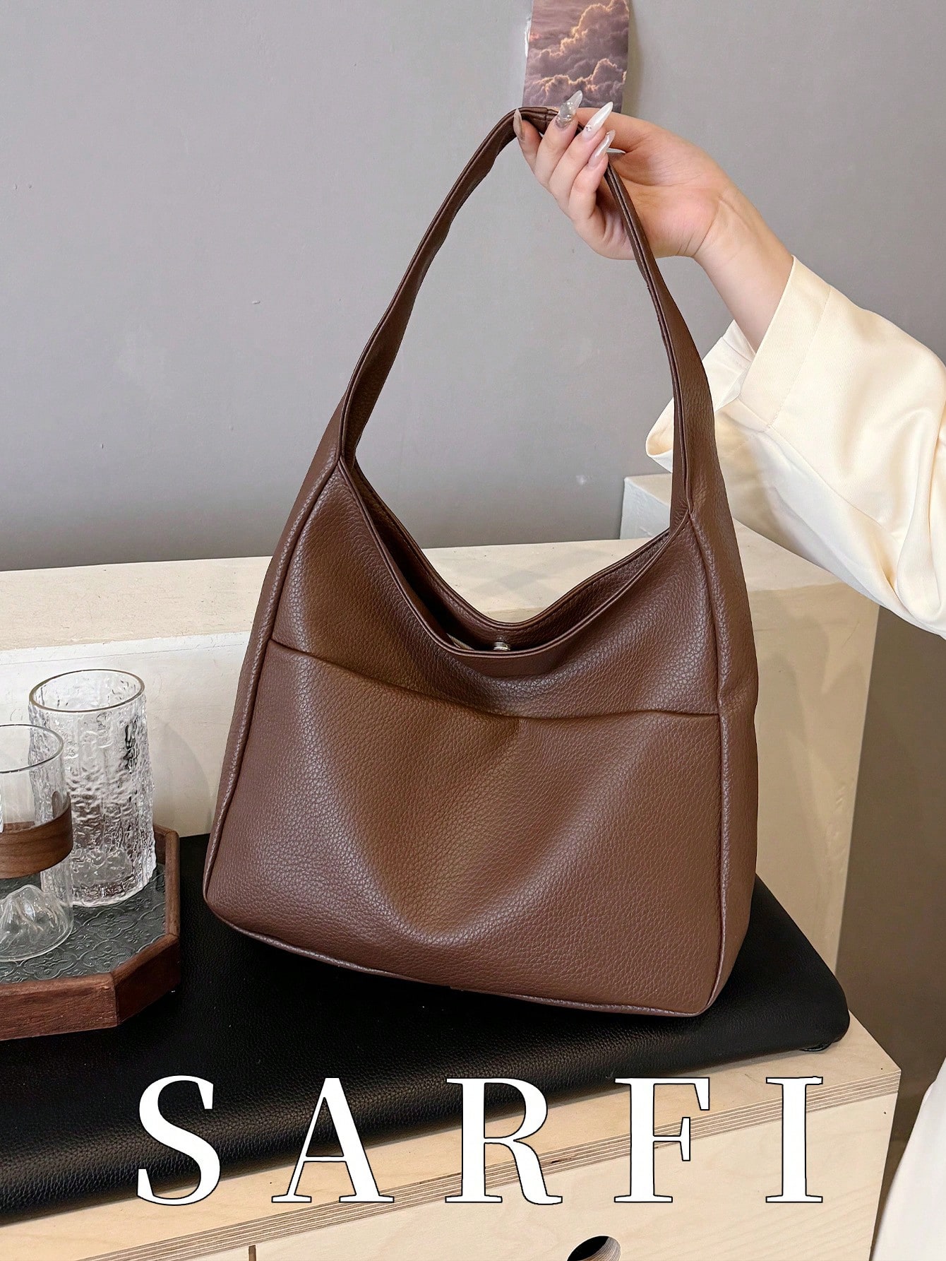 Sac à épaule pour femme de style minimaliste moderne, couleur unie. Sac à main avec — vue 3