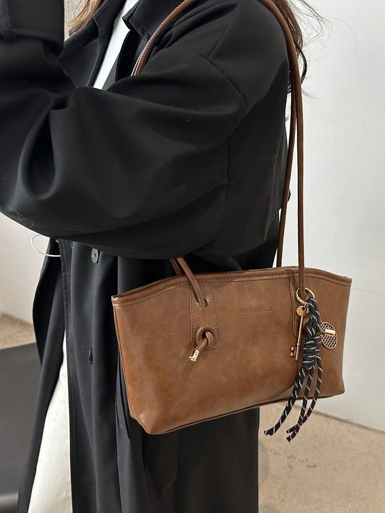 Sac fourre-tout long et souple avec doubles bretelles d'épaule longues en même matière, — vue 5