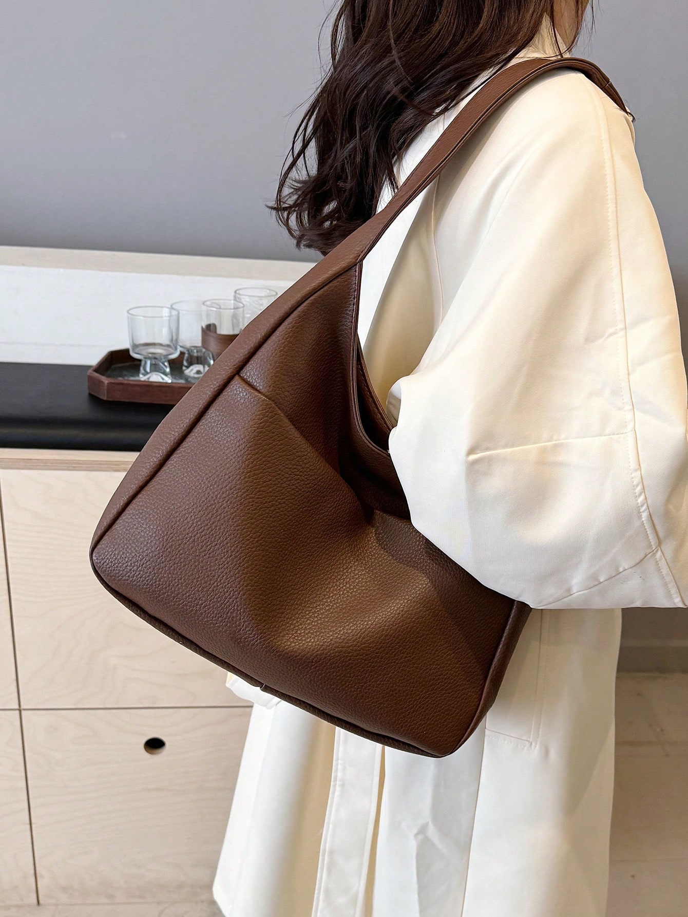 Sac à épaule pour femme de style minimaliste moderne, couleur unie. Sac à main avec — vue 9