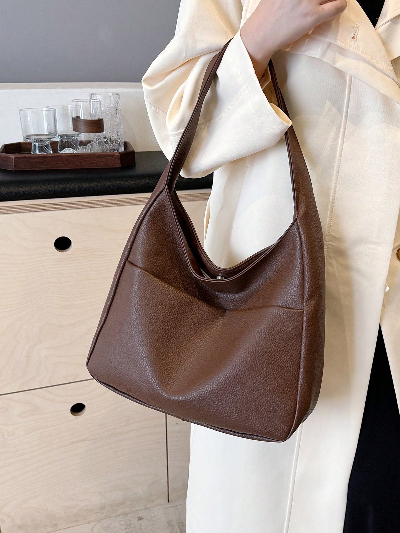 Sac à épaule pour femme de style minimaliste moderne, couleur unie. Sac à main avec — vue 12