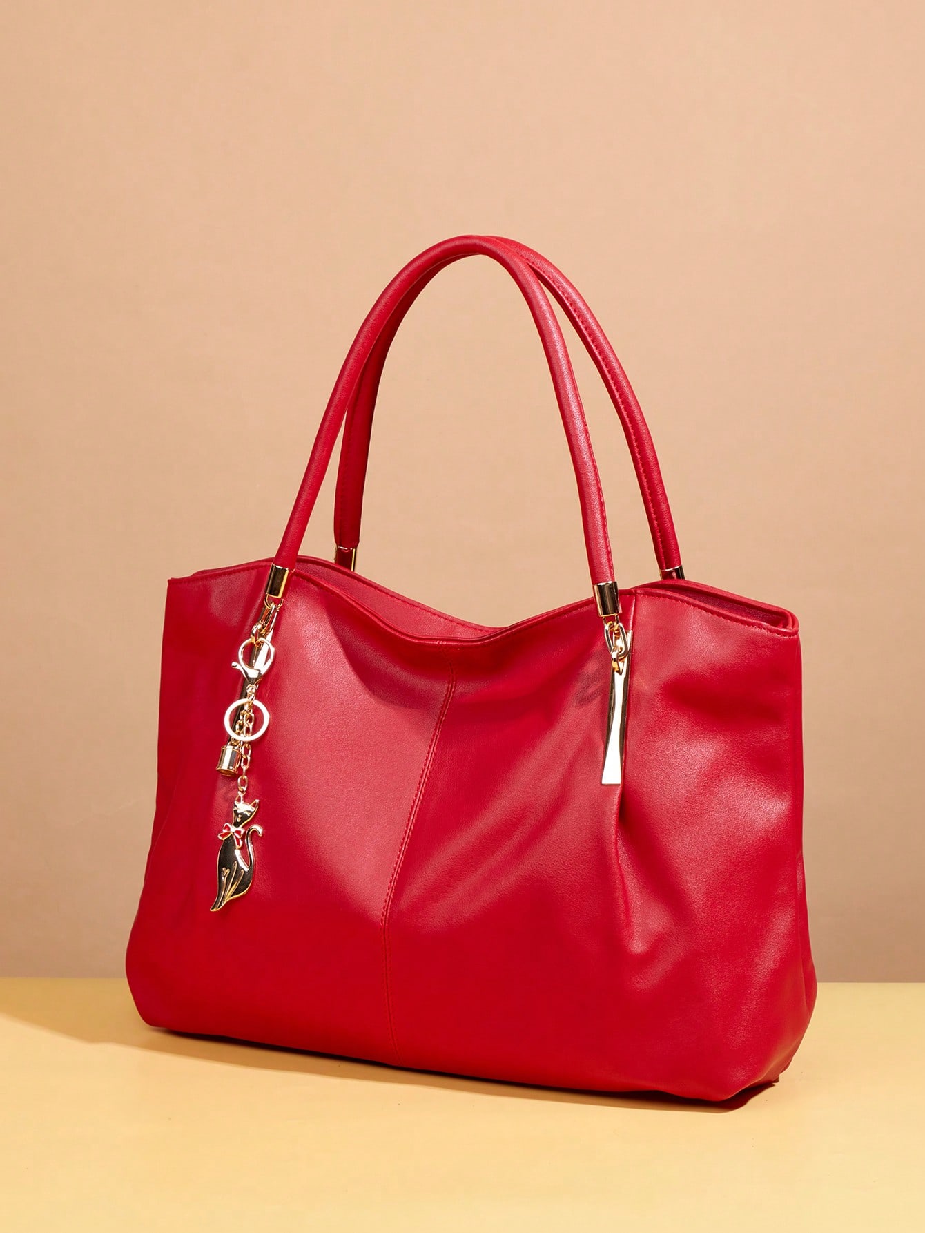 Sac à main élégant porté épaule. Nouveau sac fourre-tout chic et polyvalent pour femmes, — vue 5