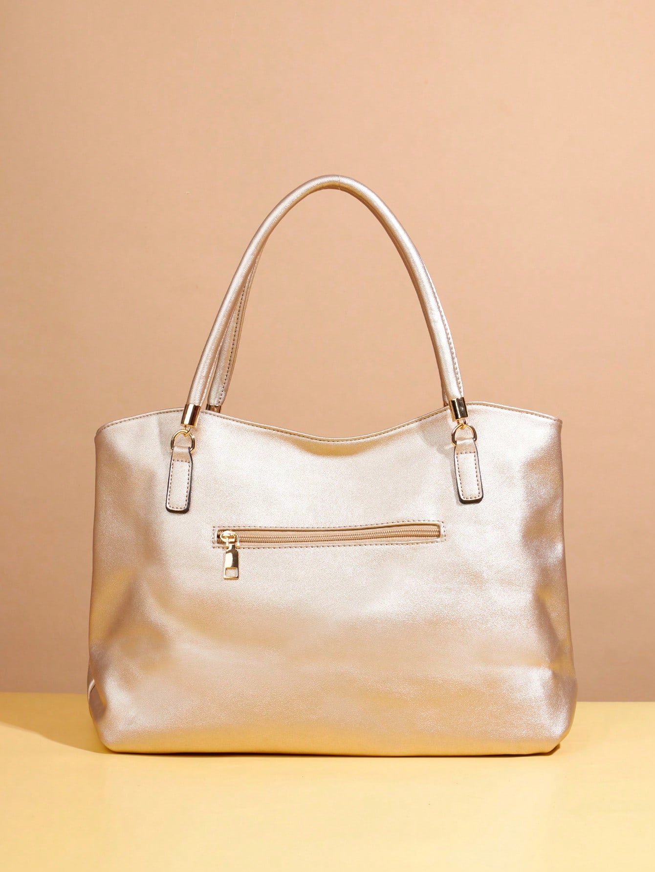 Sac à main élégant porté épaule. Nouveau sac fourre-tout chic et polyvalent pour femmes, — vue 6