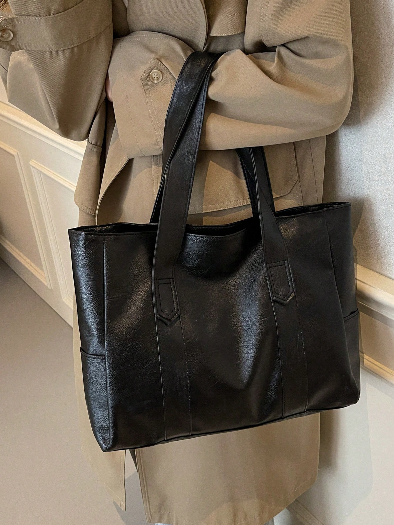 Sac fourre-tout à l'épaule pour femmes, couleur unie, en similicuir, avec poignée cousue — vue 3