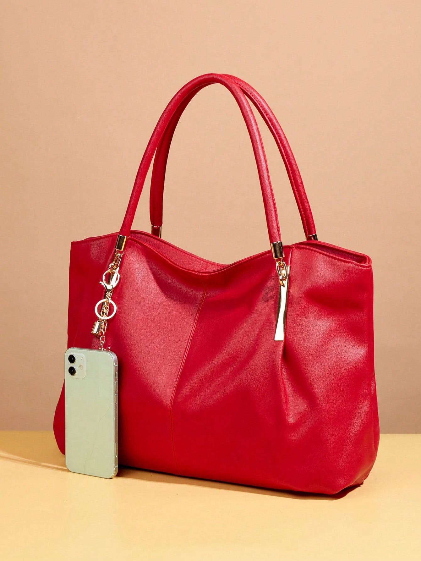 Sac à main élégant porté épaule. Nouveau sac fourre-tout chic et polyvalent pour femmes, — vue 9
