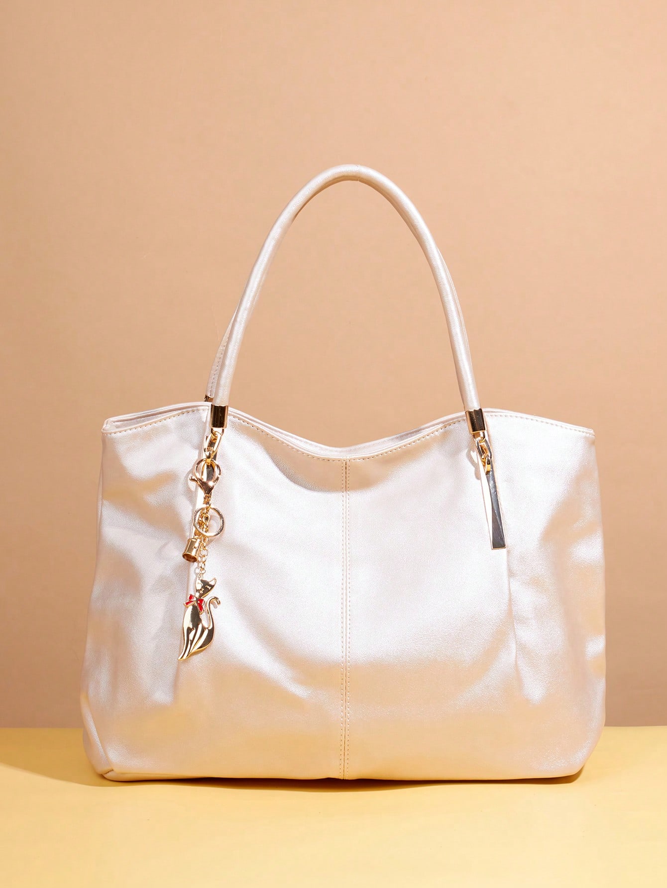 Sac à main élégant porté épaule. Nouveau sac fourre-tout chic et polyvalent pour femmes, — vue 8