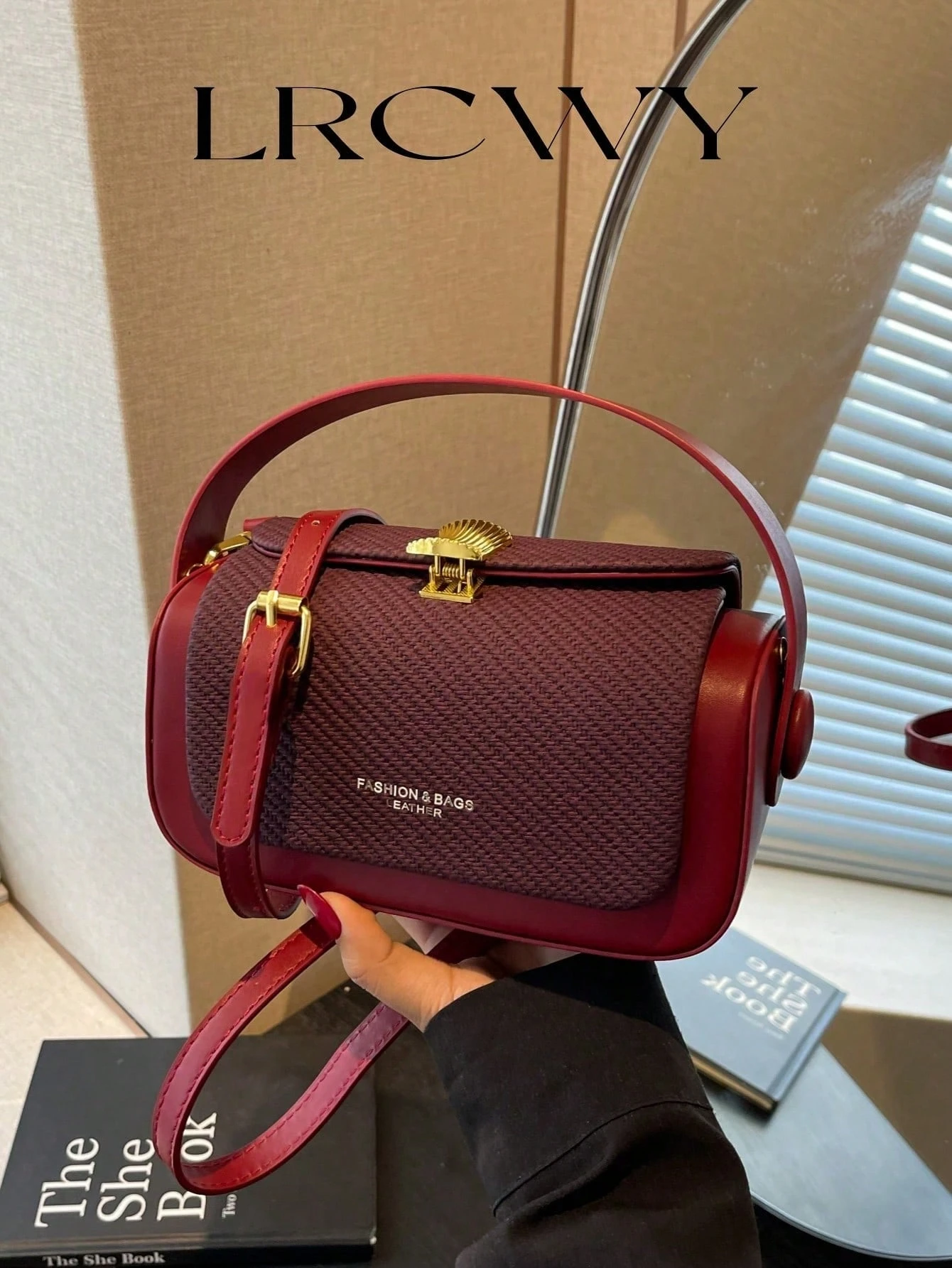 Sac bandoulière carré mode femme, porté main, élégant et minimaliste, grande capacité — vue 7