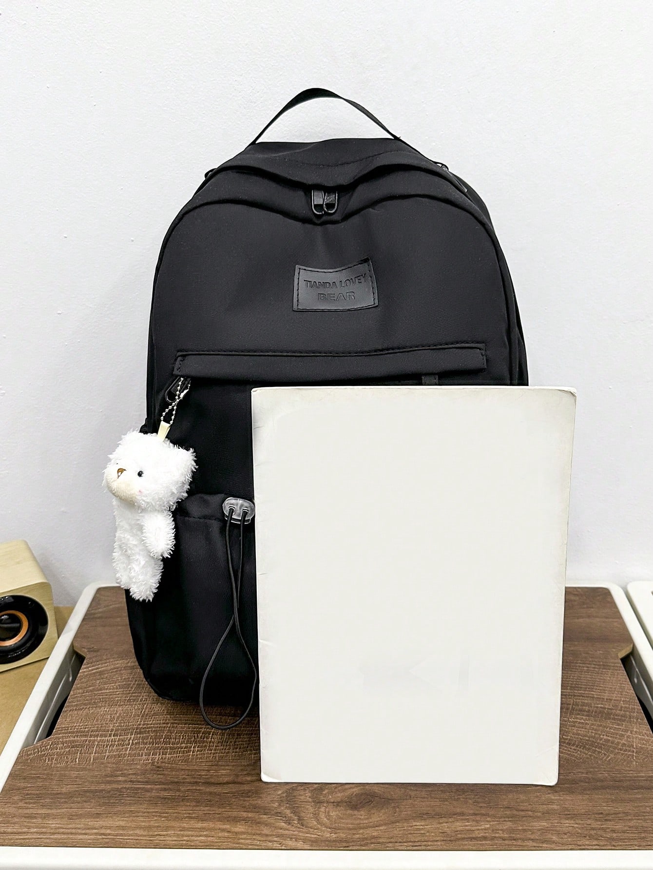 Sac à dos noir décontracté et de grande capacité avec pendentif ours. Convient pour un — vue 2