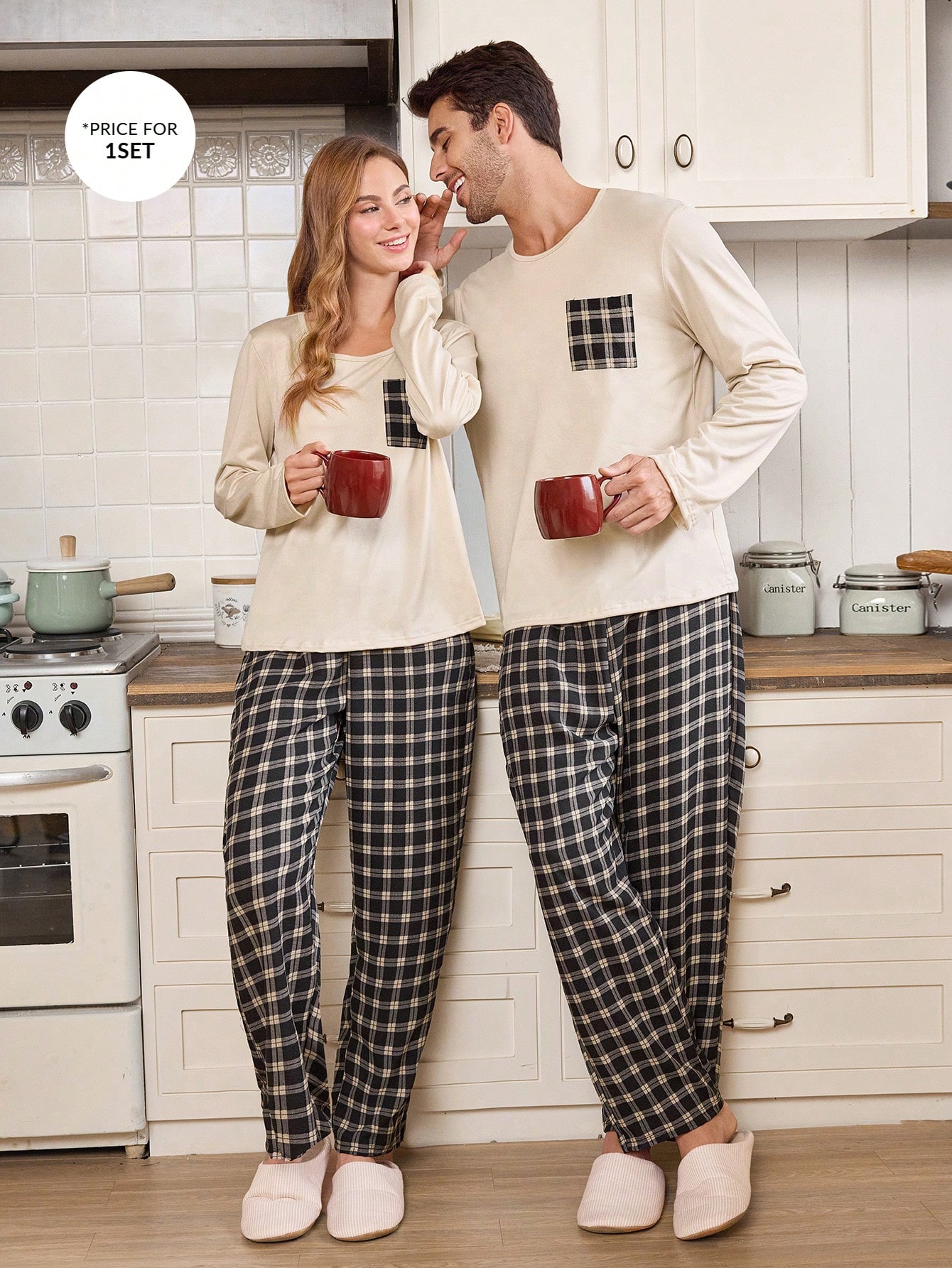 CoupledUp Ensemble de pyjama col rond à manches longues à carreaux pour hommes. Pyjama à