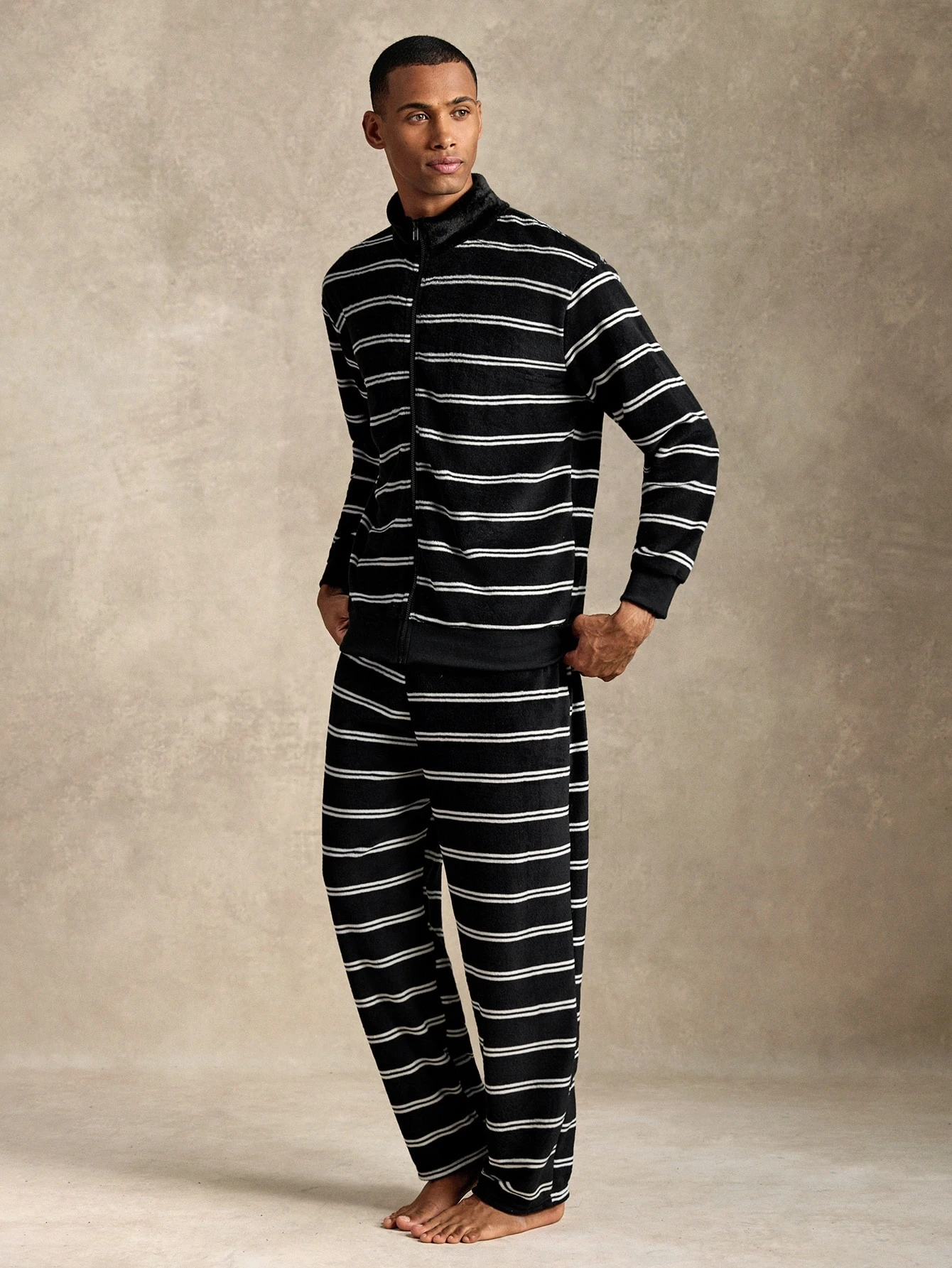 EverLounge Ensemble de vêtements de détente décontractés pour hommes en peluche rayée — vue 3