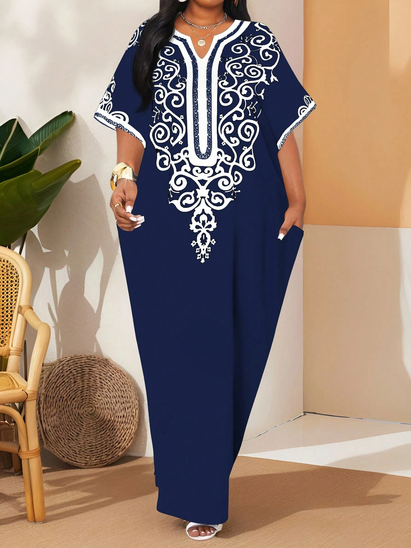 Lady Robe élégante à manches courtes avec imprimé tout-sur-tout et encolure