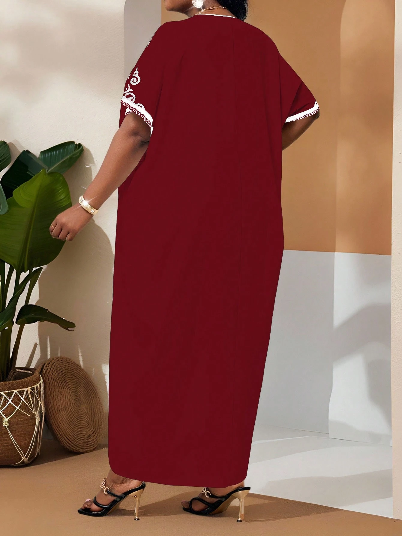 Lady Robe élégante à manches courtes avec imprimé tout-sur-tout et encolure — vue 7