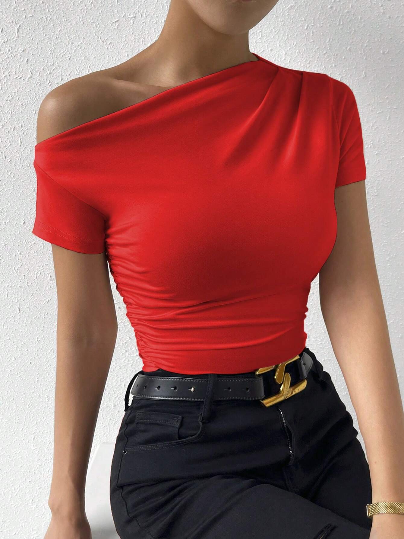 Glyssa T-shirt ajusté à col asymétrique froncé de couleur unie d'été — vue 5