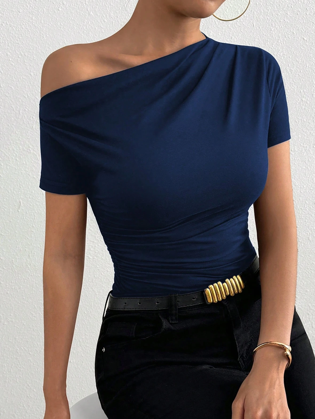 Glyssa T-shirt ajusté à col asymétrique froncé de couleur unie d'été — vue 17