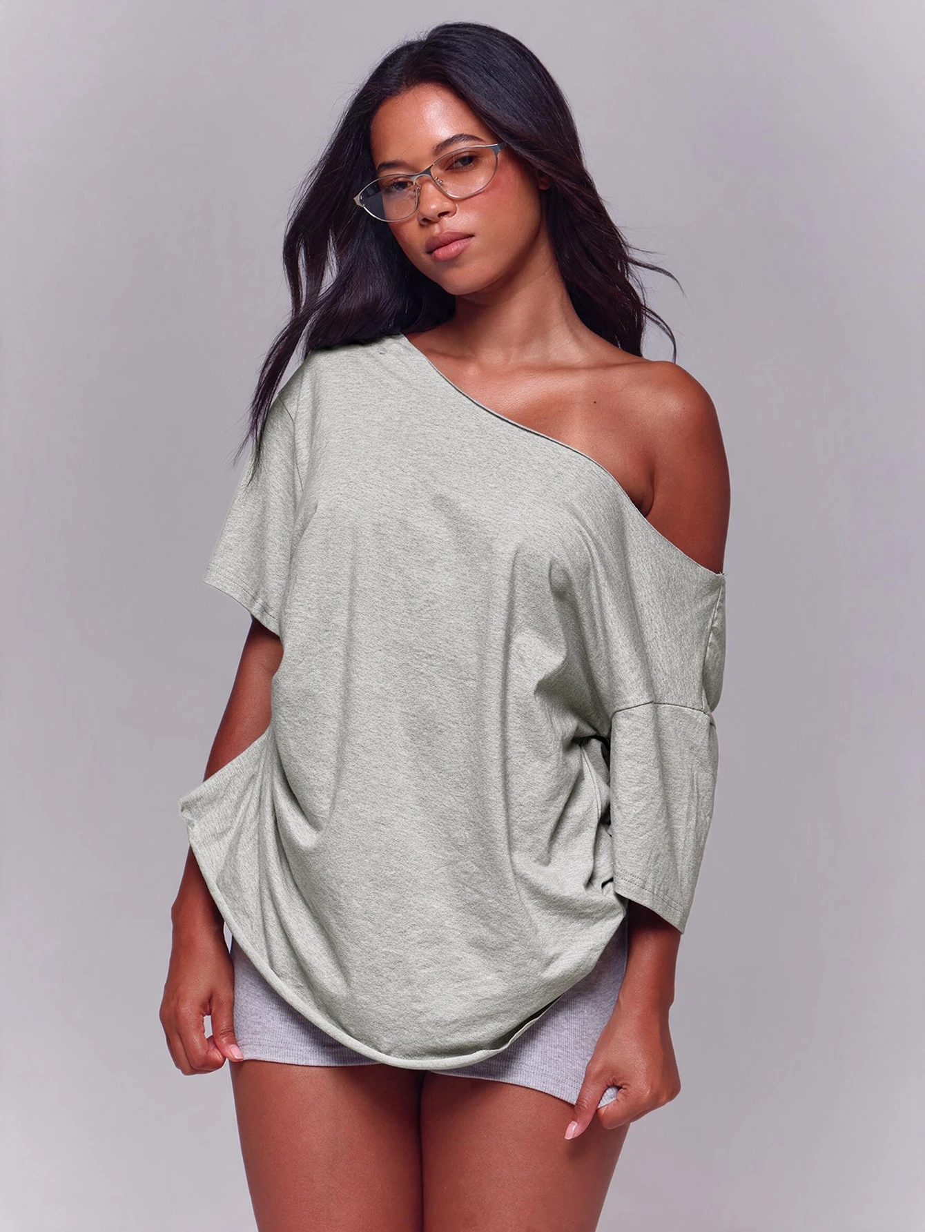 MUSERA T-shirt long oversize blanc en jersey, épaules dénudées, ourlet brut, taille — vue 4