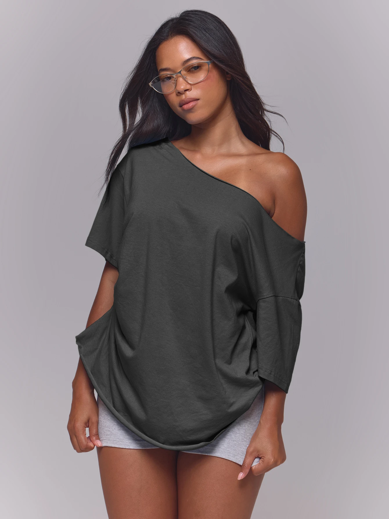 MUSERA T-shirt long oversize blanc en jersey, épaules dénudées, ourlet brut, taille — vue 7