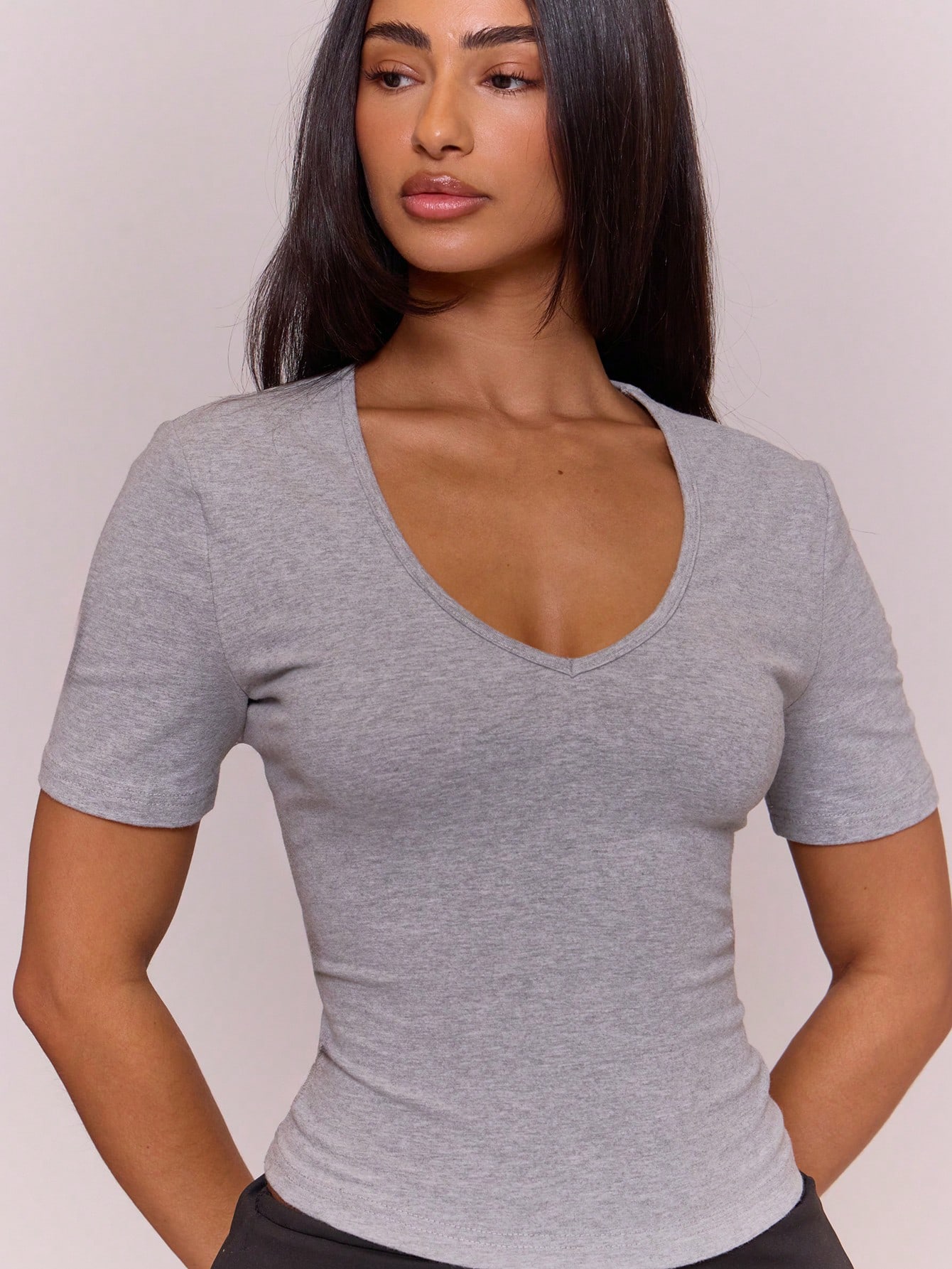 MUSERA ESSENTIALS T-shirt col V ajusté en coton mélangé à manches courtes, top basique — vue 12