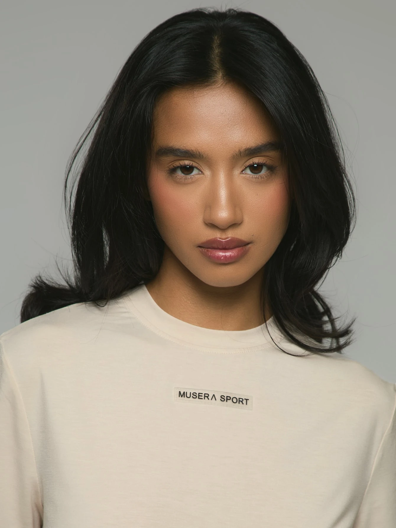 Musera Sport T-shirt à manches courtes en jersey doux avec panneau logo. Idéal pour la — vue 10