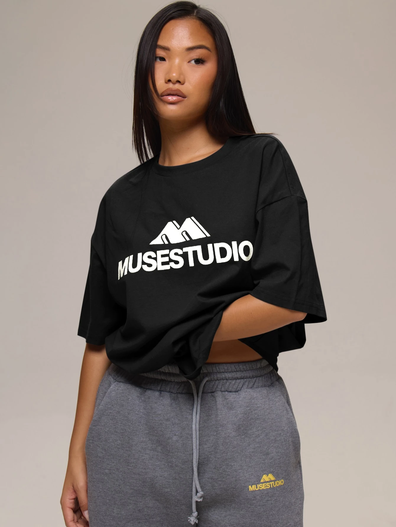 MUSERA T-shirt avec détail de logo graphique noir et blanc, tenue décontractée d'été,