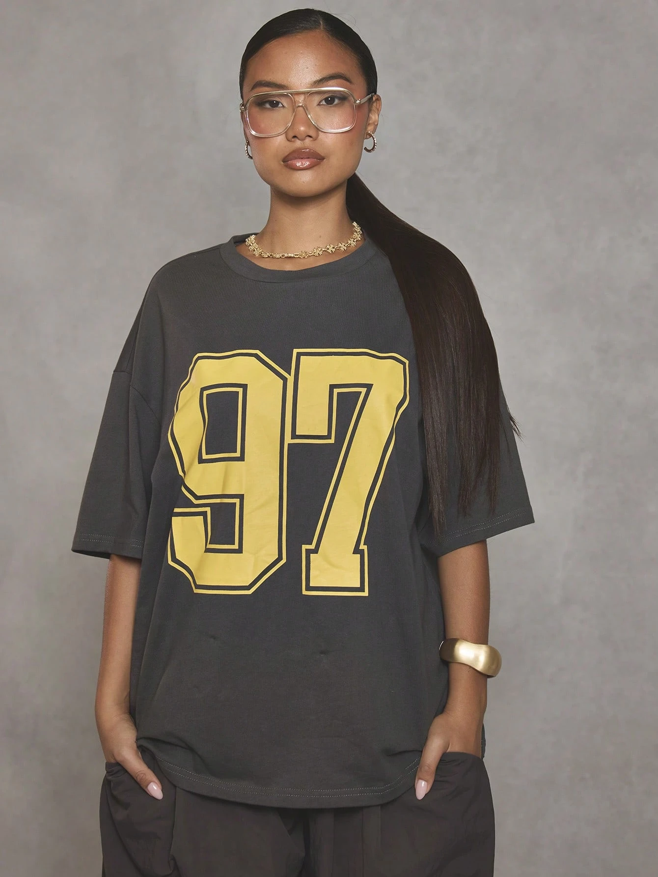 MUSERA T-shirt avec détail de logo graphique noir et blanc, tenue décontractée d'été, — vue 5