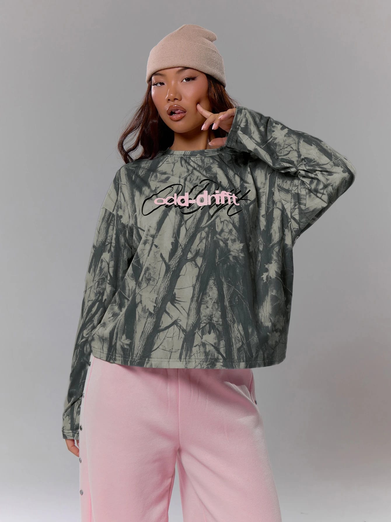 MUSERA Top à manches longues surdimensionné avec imprimé graphique camouflage, style