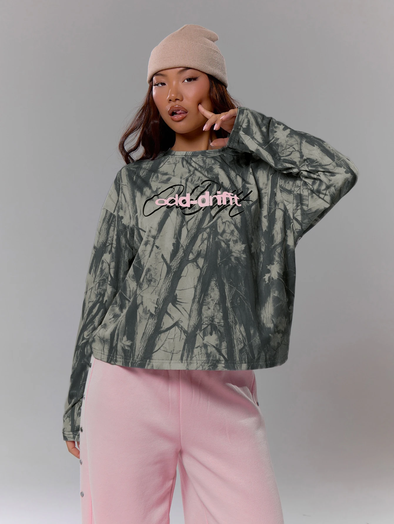 MUSERA Top à manches longues surdimensionné avec imprimé graphique camouflage, style
