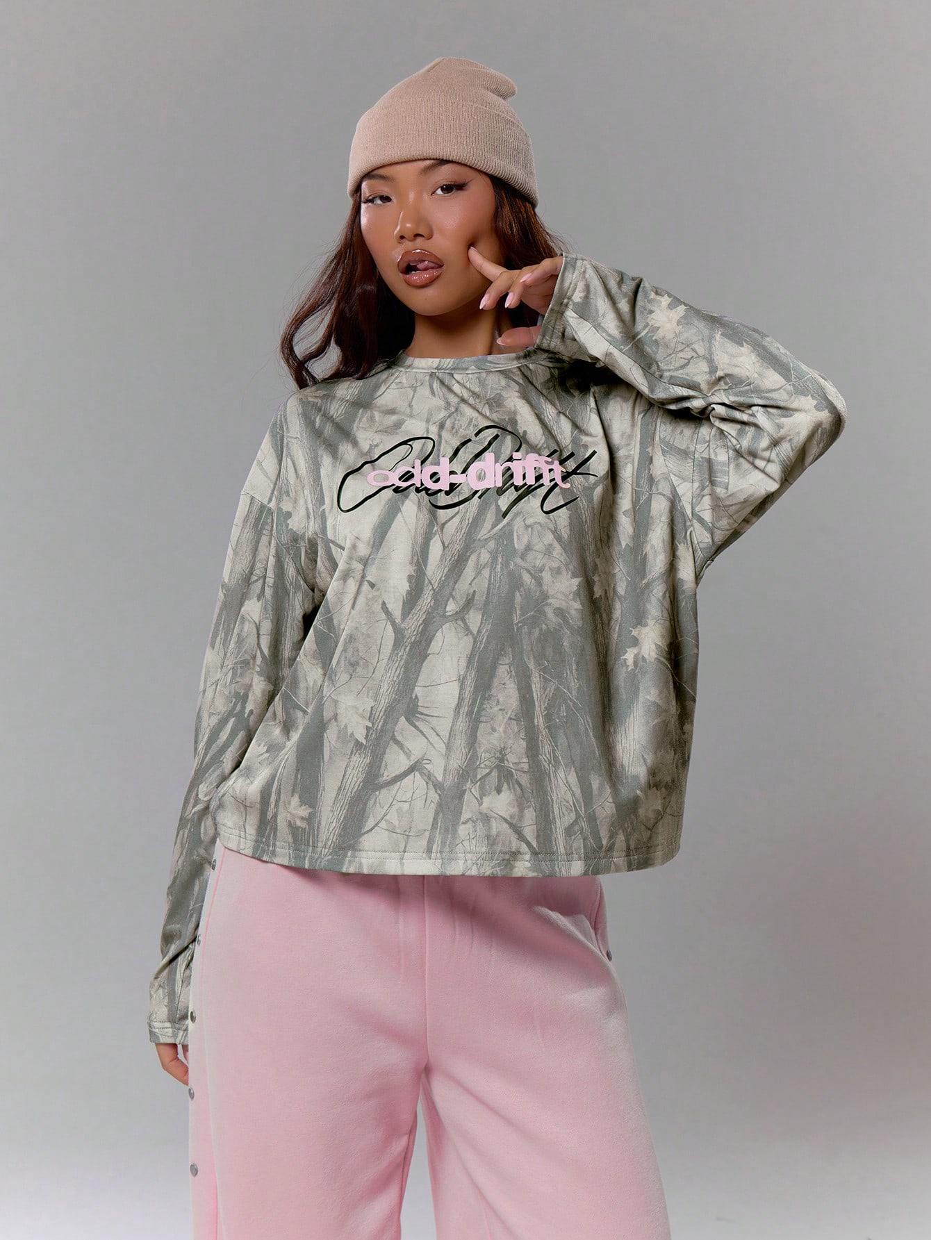MUSERA Top à manches longues surdimensionné avec imprimé graphique camouflage, style — vue 2