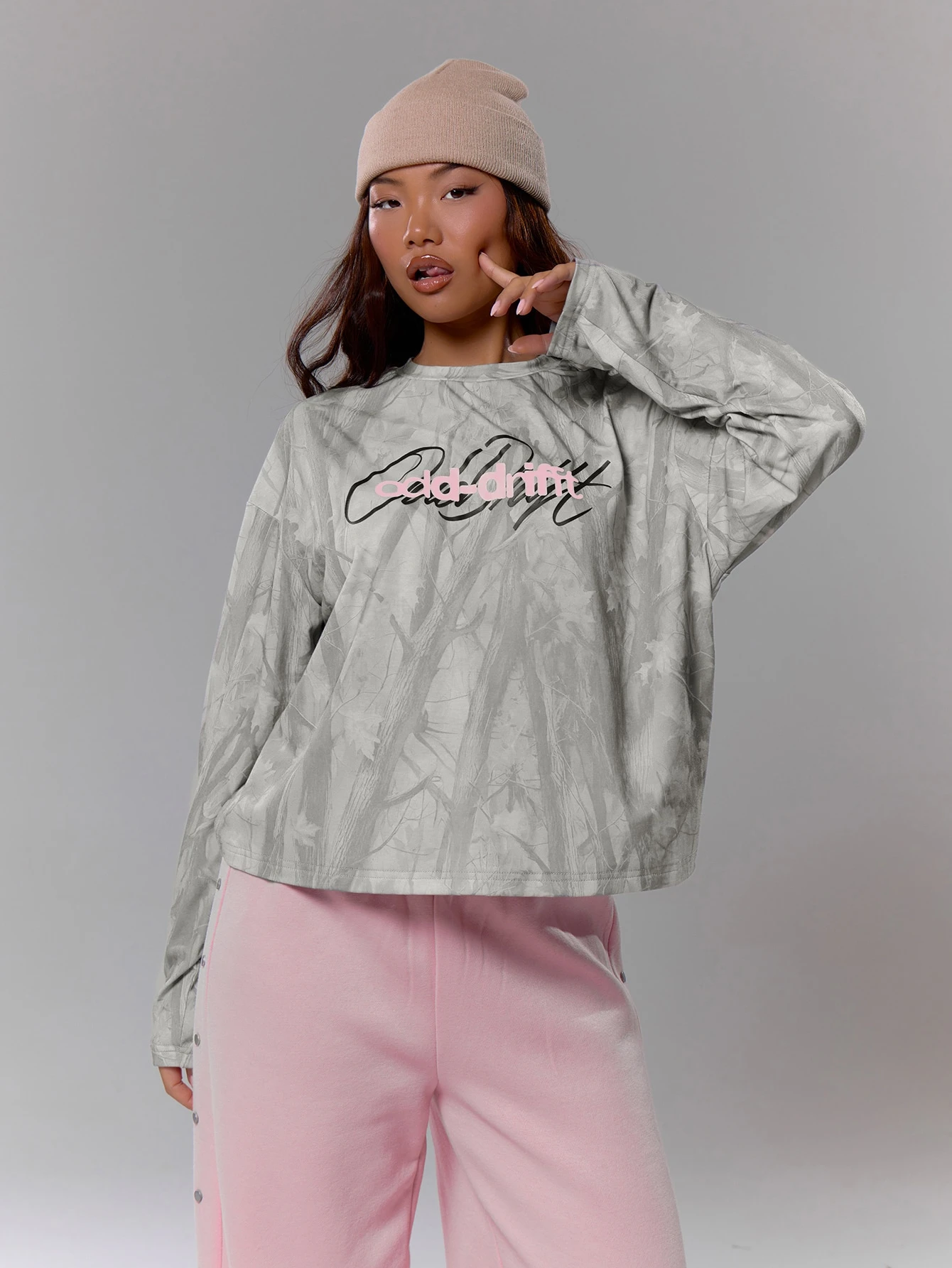 MUSERA Top à manches longues surdimensionné avec imprimé graphique camouflage, style — vue 4