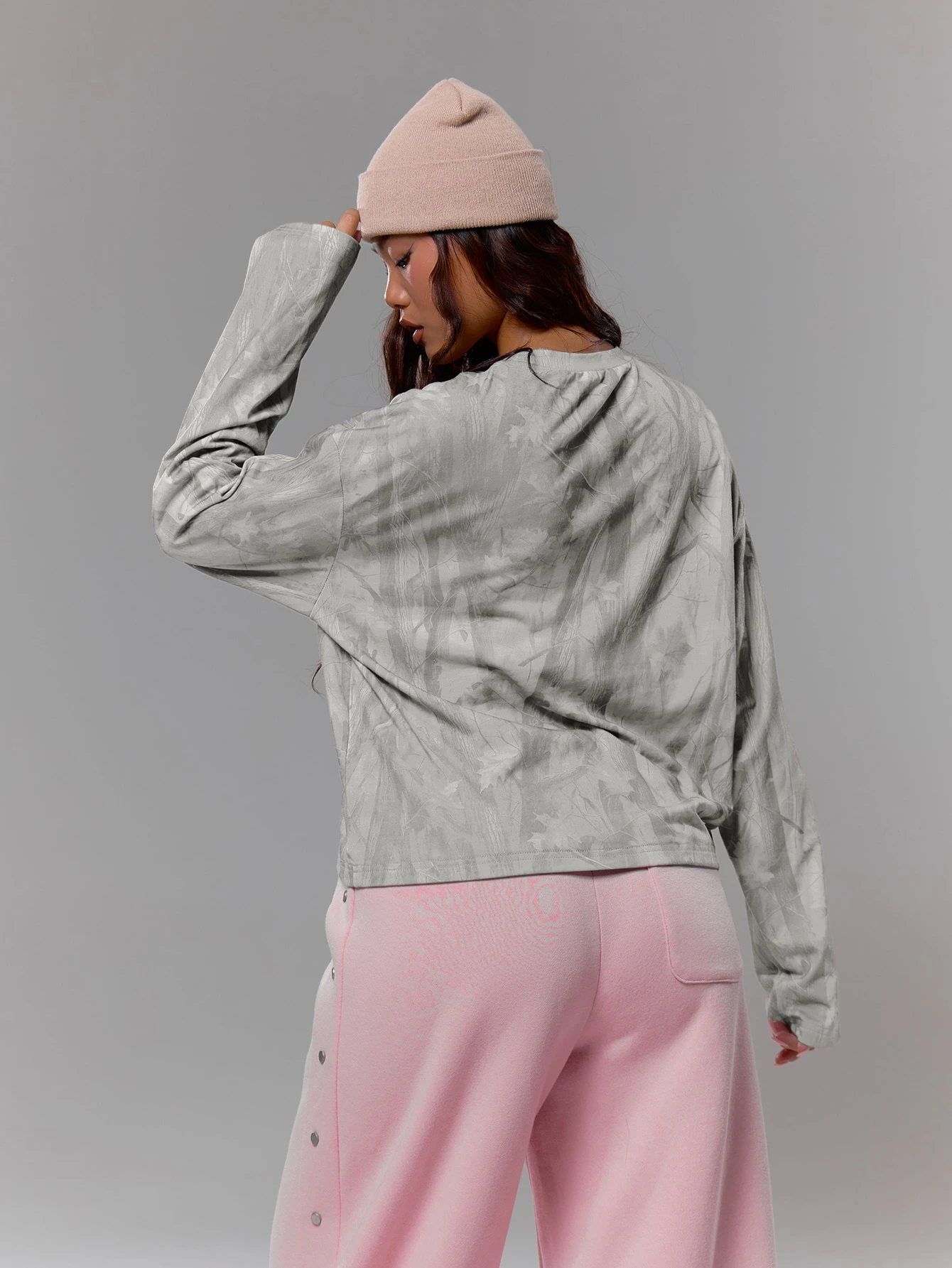 MUSERA Top à manches longues surdimensionné avec imprimé graphique camouflage, style — vue 8
