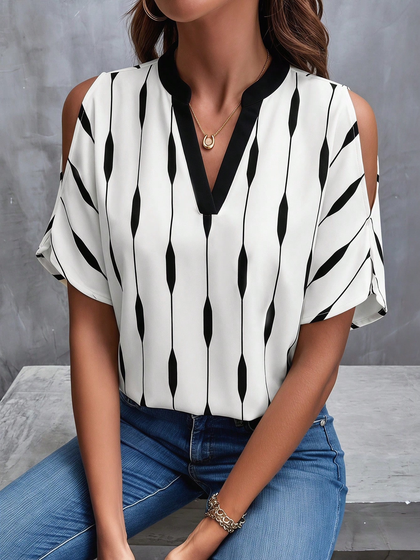 Clasi Blouse à épaules dénudées et manches fendues, chemise blanche — vue 10