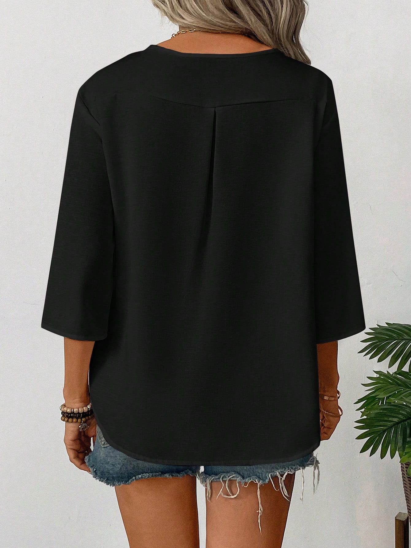 Blouse pour femme à manches 3/4 et col en V minimaliste, adaptée aux — vue 10