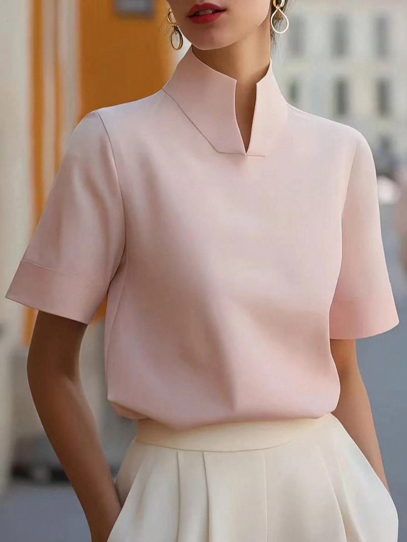 Blouse élégante pour femme à col chinois, manches courtes, couleur abricot, tricot côtelé — vue 5
