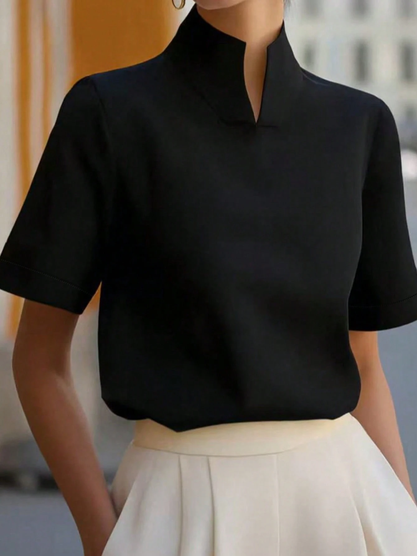 Blouse élégante pour femme à col chinois, manches courtes, couleur abricot, tricot côtelé — vue 7