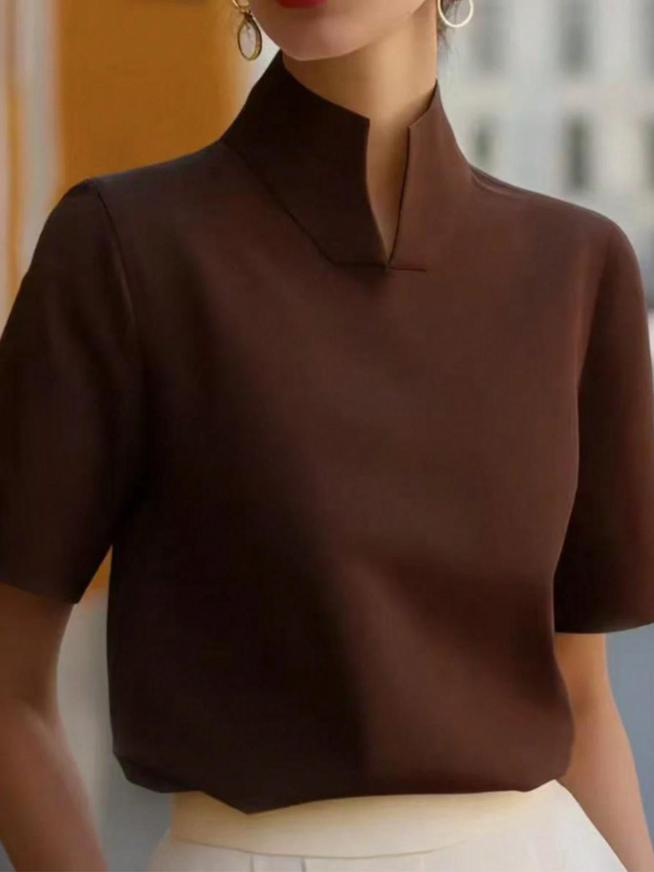 Blouse élégante pour femme à col chinois, manches courtes, couleur abricot, tricot côtelé — vue 12