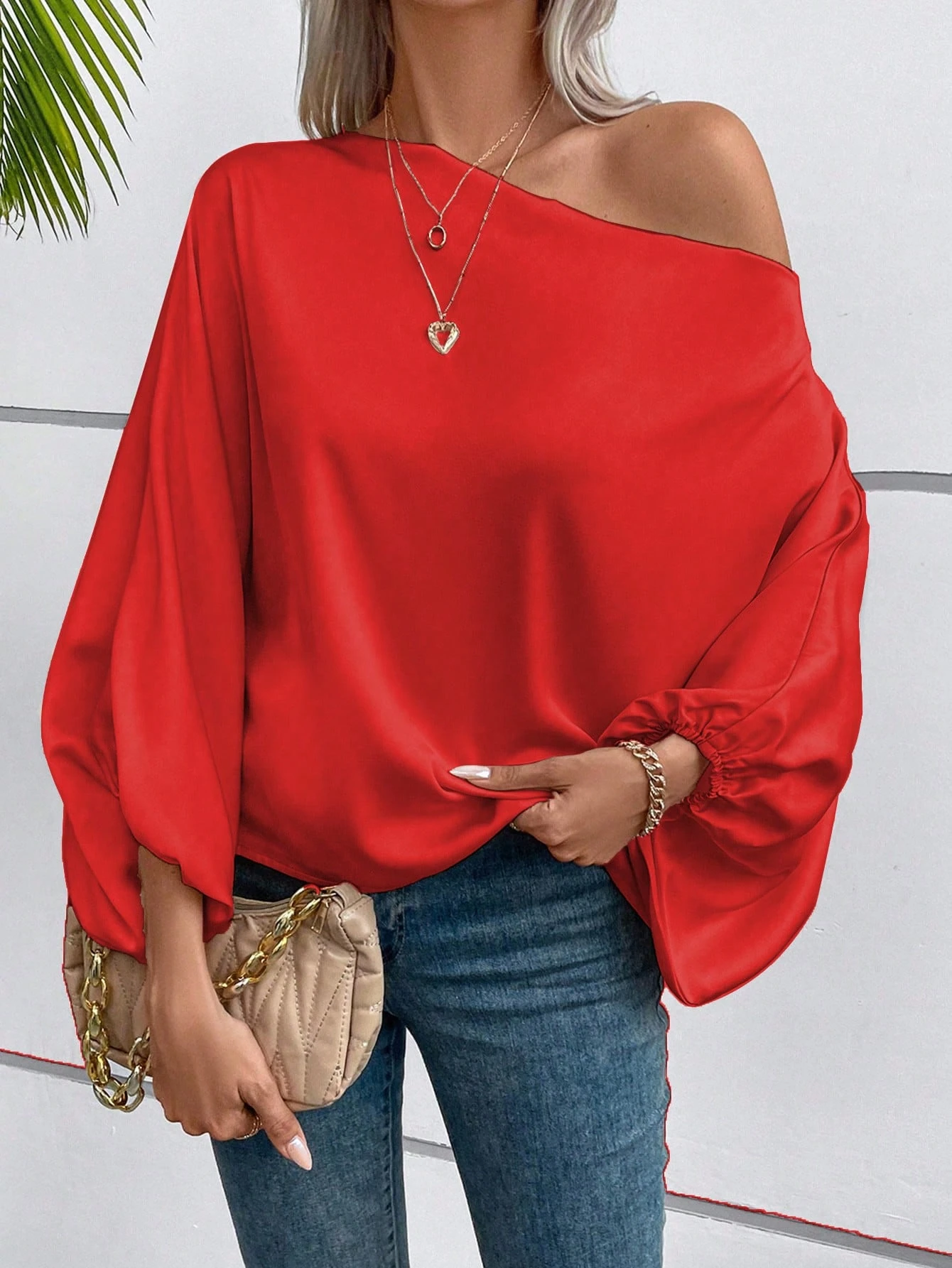 Blouse ample femme col asymétrique manches chauve-souris couleur unie — vue 4