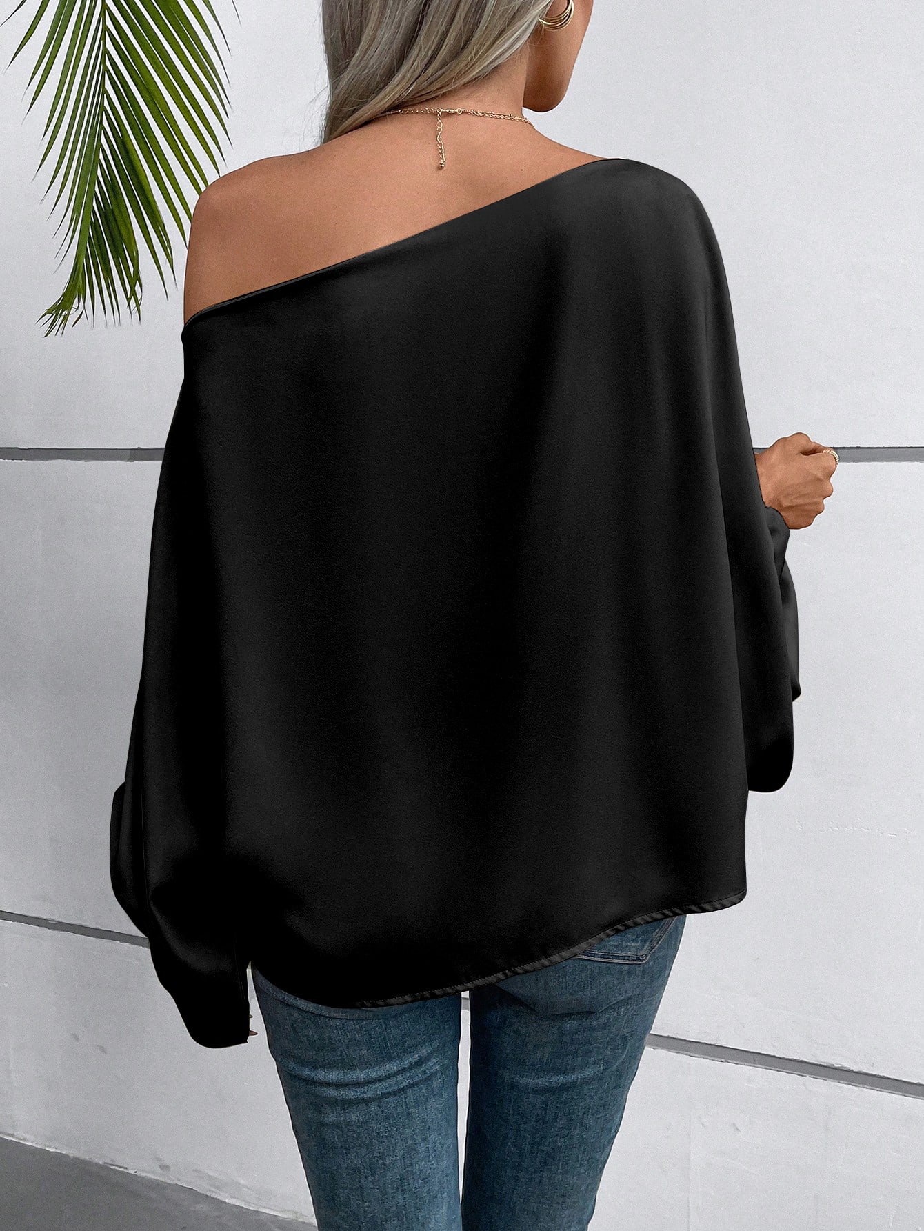 Blouse ample femme col asymétrique manches chauve-souris couleur unie — vue 9